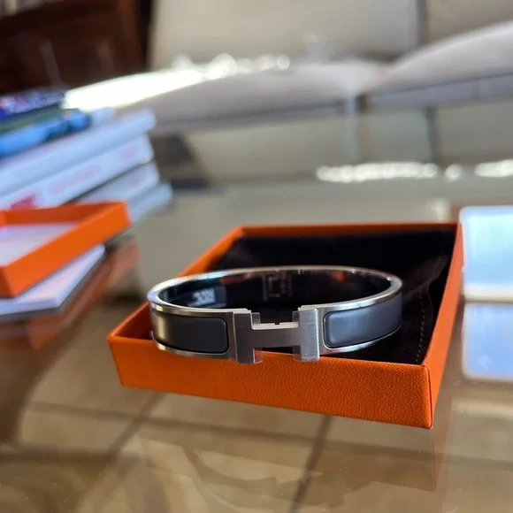 Hermès Clic HH Men’s Bracelet in Gris Étain Mat - Picture 12 of 14